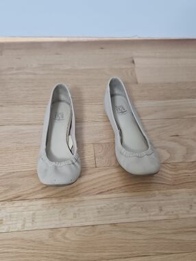 Genuine 1976 Everyday Leather Ballet Flats in Light Cream